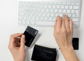 Choosing the Right E-Commerce Platform_ Factors Every Business Should Consider